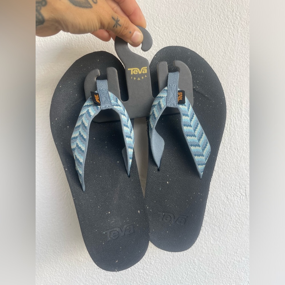 Teva flip flop NWTT